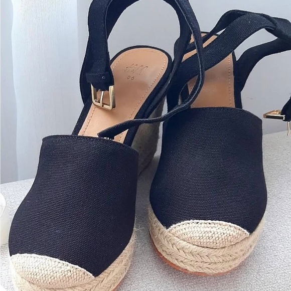 H&M Black Canvas Espadrilles with Cream Sole - Picture 1 of 8